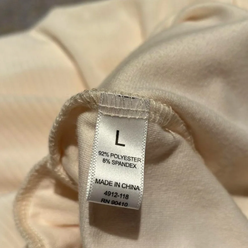 NWT Nicole Miller NY cream ribbed long sleeve with pockets, drop shoulder top - Picture 7 of 10